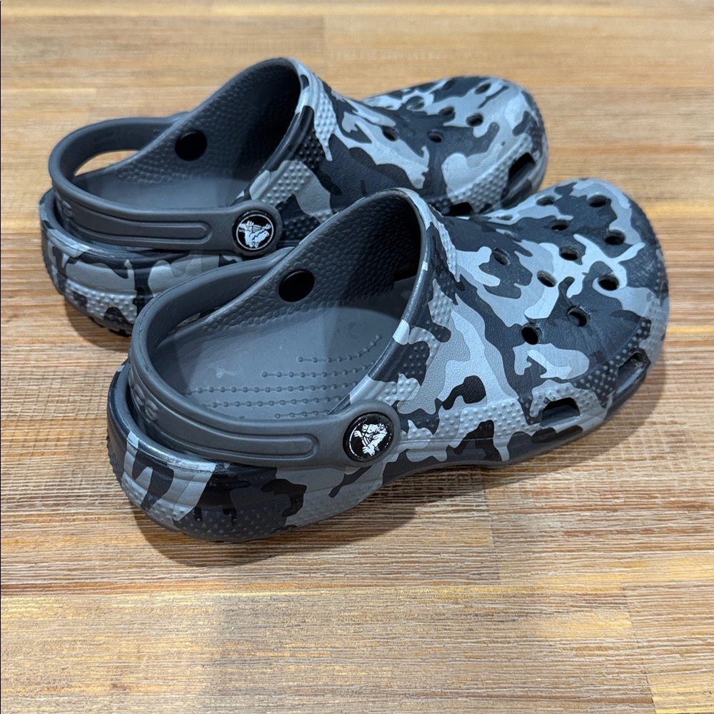 Crocs - Picture 2 of 4